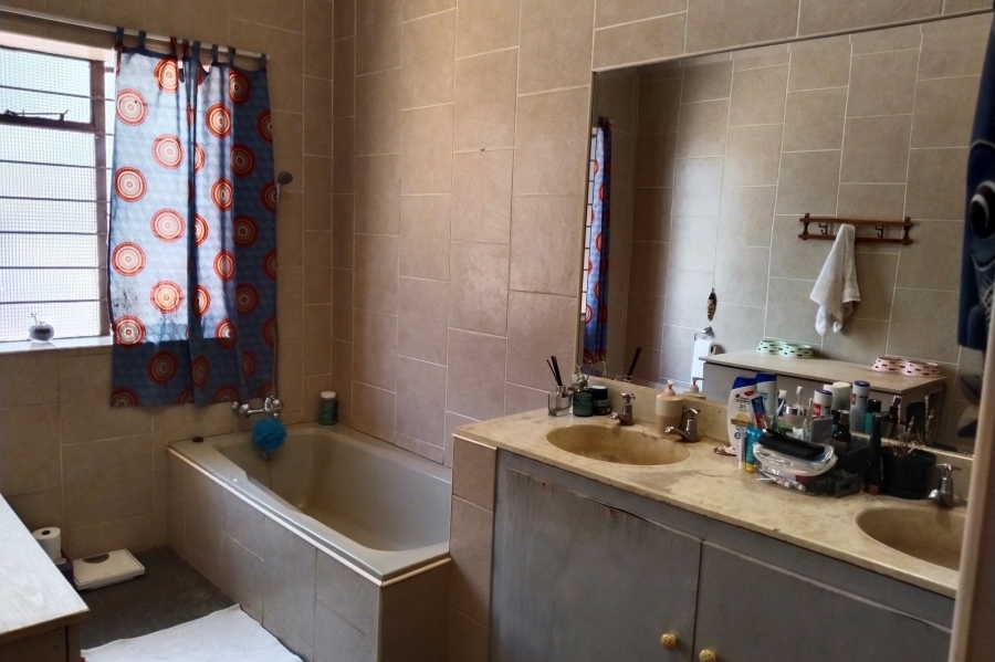 4 Bedroom Property for Sale in Broederstroom North West